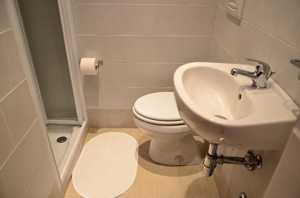 Hostel Castello Maggiore โรม ภายนอก รูปภาพ
