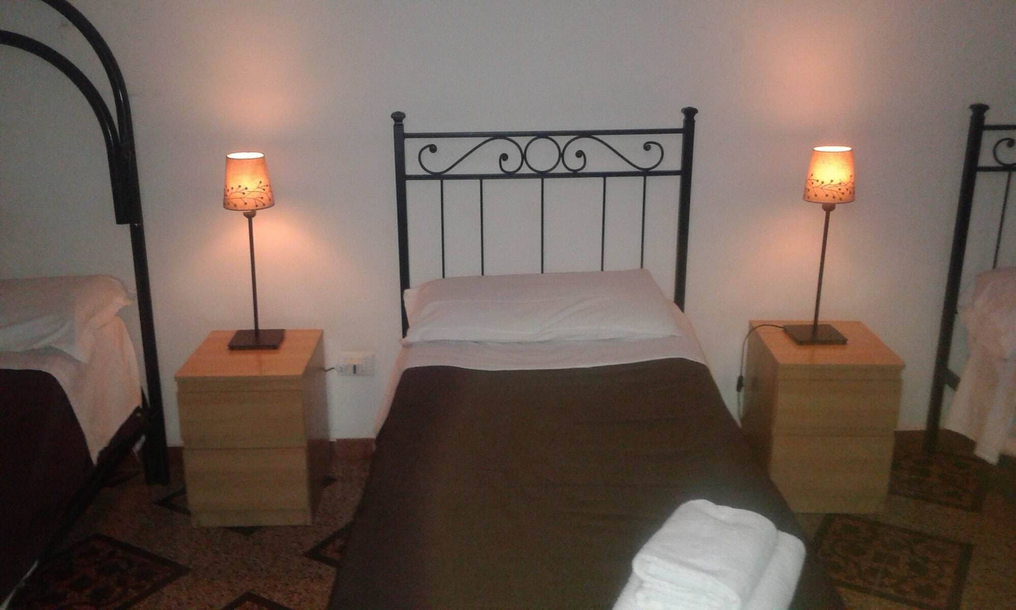 Hostel Castello Maggiore โรม ภายนอก รูปภาพ